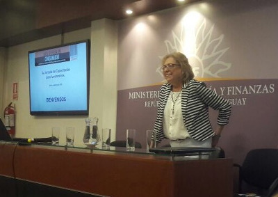 Foto de la Directora del Area Defensa del Consumdor